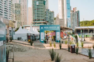 Juistreet Transforma Mundial de Beach Tennis em Vitrine de Negócios para 60 Mil Pessoas em Balneário Camboriú